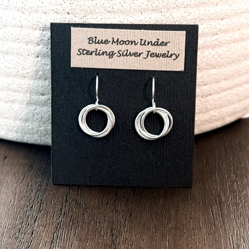 Dainty 925 Sterling Silver Triple Circle Dangle Earrings! NEW! - Picture 2 of 3
